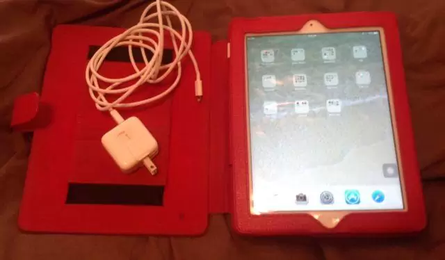 $275 64GIG IPAD 3 W/CELLULAR AND IPAD MINI 2
                                                for sale
                                in
                                Chicago,
                                Illinois