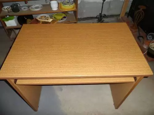 $40 Computer desk very solid for sale in southampton, massachusetts