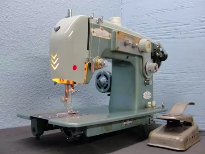 $344 Heavy duty industrial strength classe 15 couro-máquina de costura in oakland, california